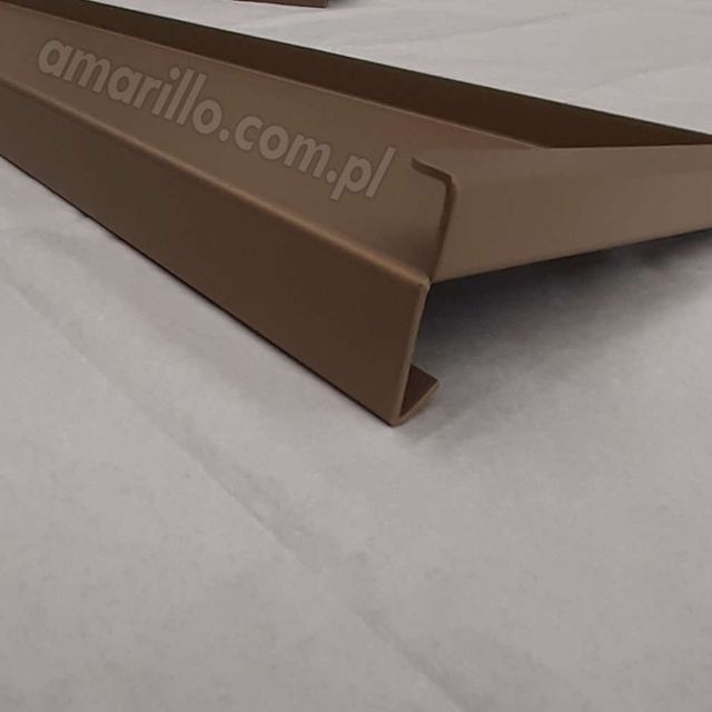 Parapet aluminiowy o grubości 2 mm w kolorze Golden Brown z zagiętymi bokami